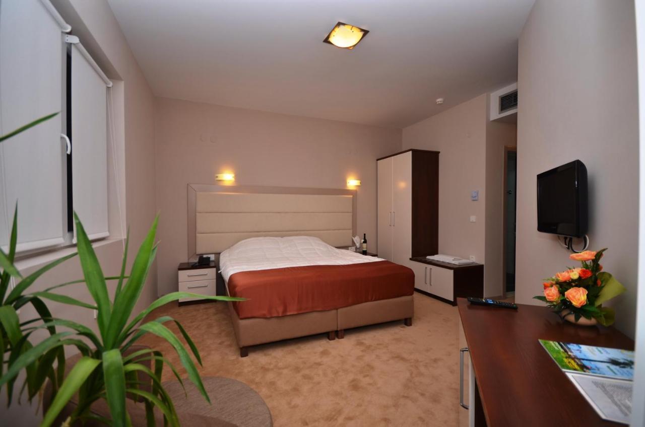Hotel Lebed Ohrid Exterior foto
